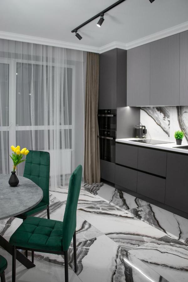 Royal 2 Apartments On Shevchenka 38 Str Lviv Buitenkant foto