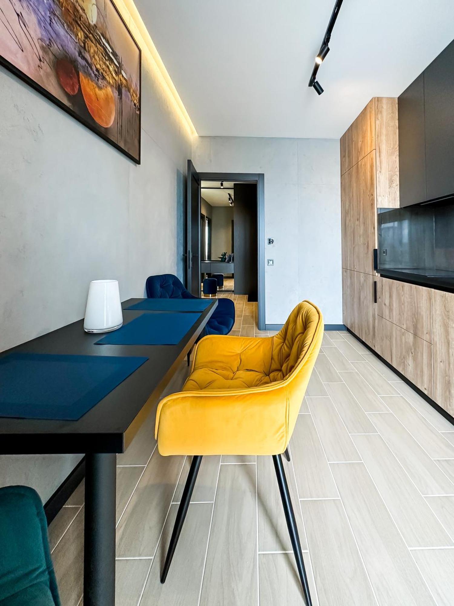 Royal 2 Apartments On Shevchenka 38 Str Lviv Buitenkant foto